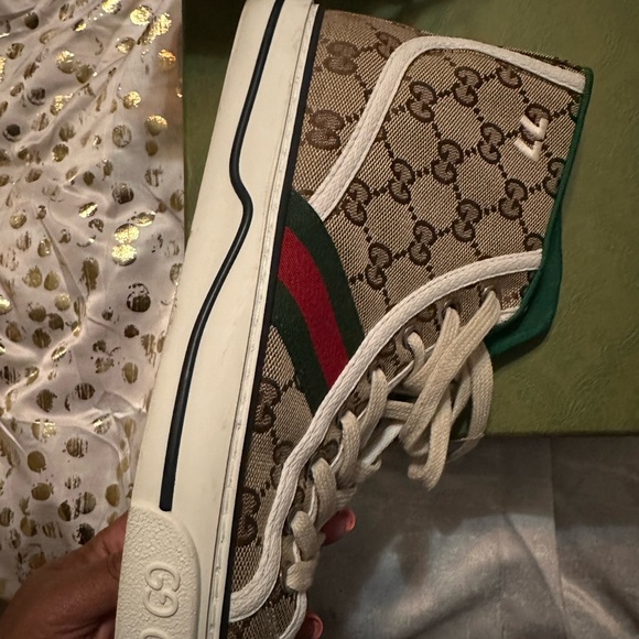 Authentic Gucci sneakers - Picture 6 of 15